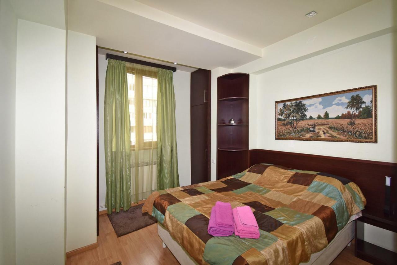 Apartments In Center Of Yerevan,Koghbatsi 1A Street Exterior photo
